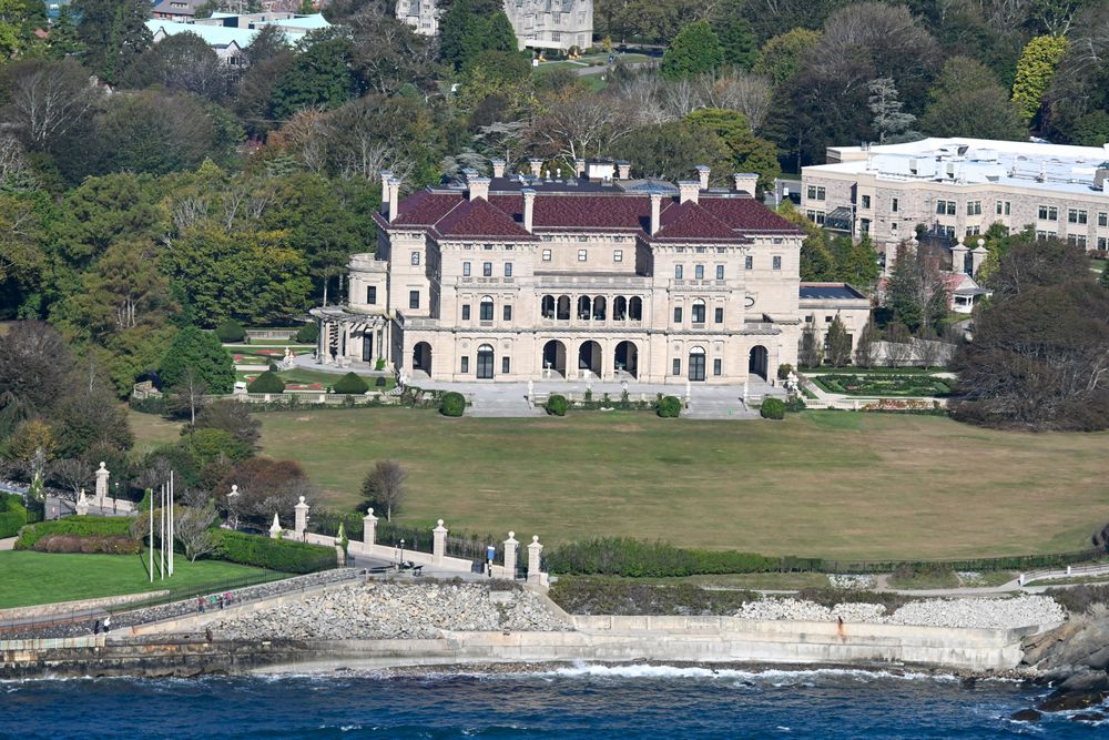 Historic mansion overlooking the Newport coastline in Rhode Island